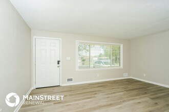 6102 Jessamine Ln in Louisville, KY - Building Photo - Building Photo