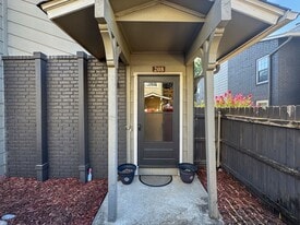 9005 S Delaware Ave in Tulsa, OK - Building Photo