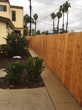 2166-2170 Thomas Ave in San Diego, CA - Building Photo - Building Photo