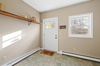 31 Moulton Ave in Greenland, NH - Building Photo - Building Photo