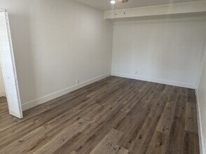 1800 Shamrock Wy in Bakersfield, CA - Building Photo - Building Photo