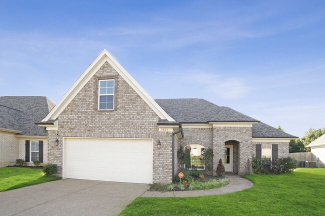 property at 3821 Dawnwood Cir W