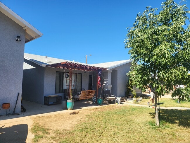 property at 2630 E Snavely Ave