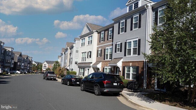 13804 Litespeed Way in Gainesville, VA - Building Photo - Building Photo