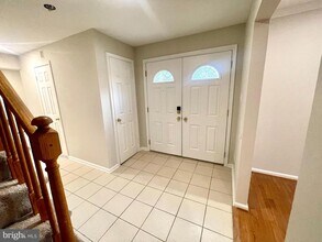 7609 Dominion Dr in Falls Church, VA - Building Photo - Building Photo