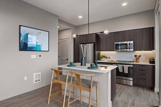 Tapestry in Seattle, WA - Foto de edificio - Building Photo