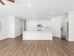 5836 Fly Fisher St in Las Vegas, NV - Building Photo - Building Photo