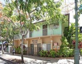 204 Kuhio Ave in Honolulu, HI - Building Photo - Building Photo