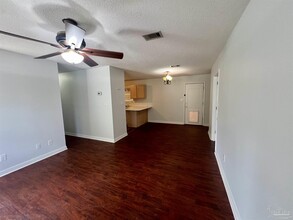 6204 Silver Oak Dr in Milton, FL - Building Photo - Building Photo