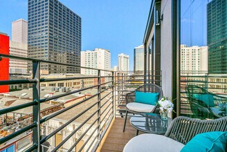 611 Commerce St in New Orleans, LA - Foto de edificio - Building Photo