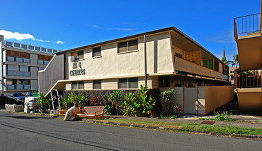 King Charles in Honolulu, HI - Building Photo - Building Photo