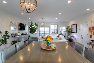 The Residences at The Franco in Lowell, MA - Foto de edificio - Interior Photo