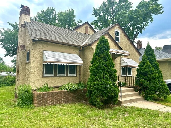 1303 Edgerton St in St. Paul, MN - Building Photo - Building Photo
