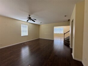 6767 Waterton Dr in Riverview, FL - Foto de edificio - Building Photo