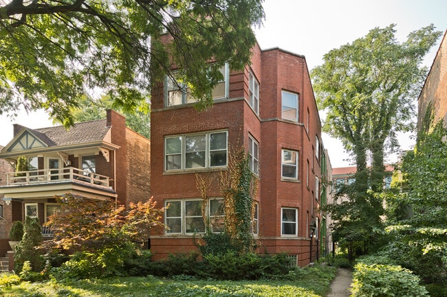 property at 1317 W Albion Ave
