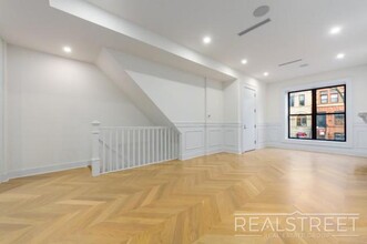 22 Revere Pl in Brooklyn, NY - Building Photo - Building Photo