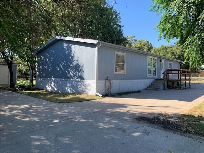 1412 Sheri Ln S in Azle, TX - Building Photo - Building Photo