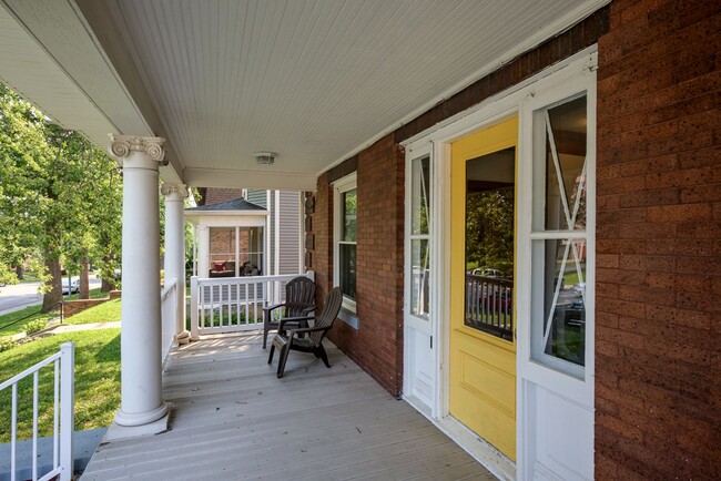 4821 Underwood Ave in Omaha, NE - Foto de edificio - Building Photo