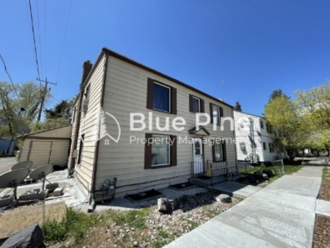 440 Walnut St