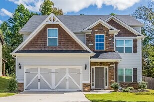 63 Cliffhaven Cir in Newnan, GA - Building Photo