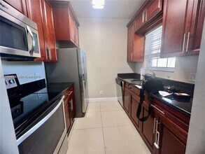 660 Cypress Club Way in Pompano Beach, FL - Building Photo - Building Photo