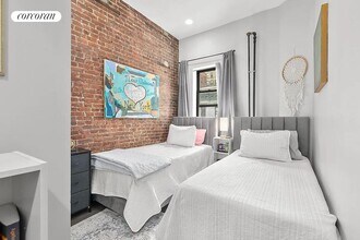171 W 80th St in New York, NY - Building Photo - Building Photo