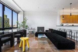 37 A St, Unit 3B in Boston, MA - Building Photo