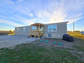 115 Private Rd 172 in Hillsboro, TX - Building Photo