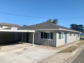 6798 Del Playa Dr in Isla Vista, CA - Building Photo