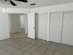 1561 SE Arenson Ln in Port St. Lucie, FL - Building Photo - Building Photo