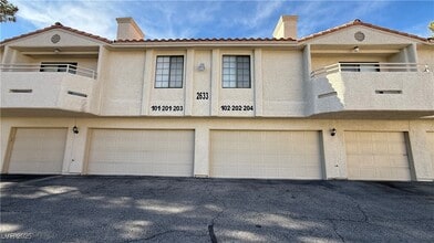 2633 S Durango Dr in Las Vegas, NV - Building Photo - Building Photo