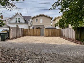 407 E 34th St in Savannah, GA - Building Photo - Building Photo