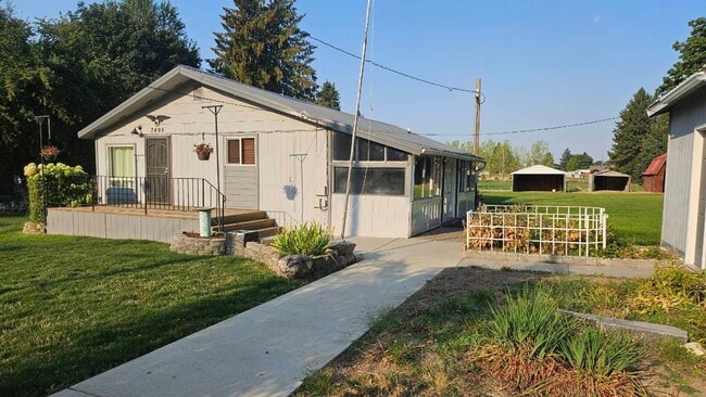 property at 7495 N 16th St