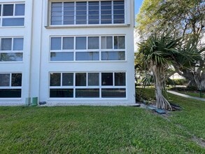 3401 Spanish Trail in Delray Beach, FL - Foto de edificio - Building Photo