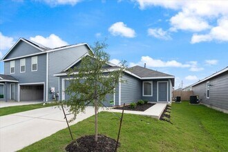 300 Twilight Breeze Wy in Hutto, TX - Building Photo - Building Photo