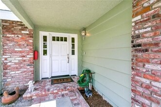 17353 Elm St in Fountain Valley, CA - Foto de edificio - Building Photo