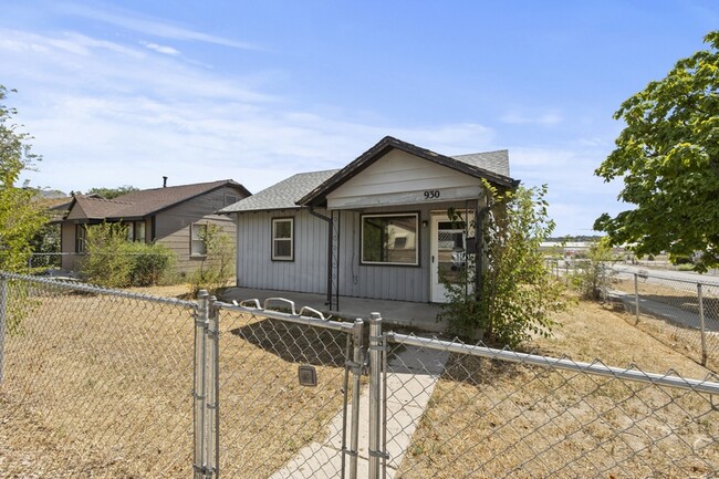 930 W 11th St in Pueblo, CO - Foto de edificio - Building Photo