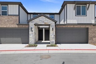 5512 Mobeetie Lp in Bee Cave, TX - Building Photo