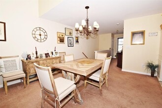 822 Portofino Pl in Melville, NY - Building Photo - Building Photo