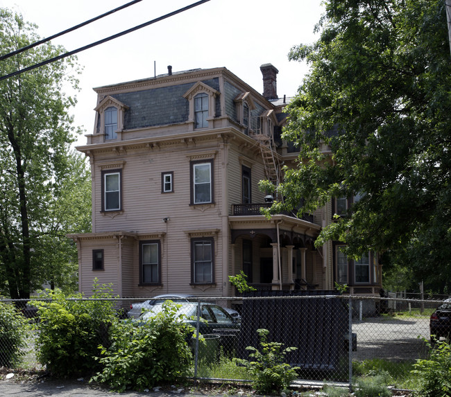 37 Mawney St in Providence, RI - Foto de edificio - Building Photo