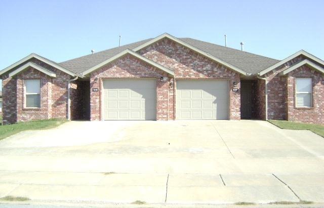 property at 935 Kensington Dr