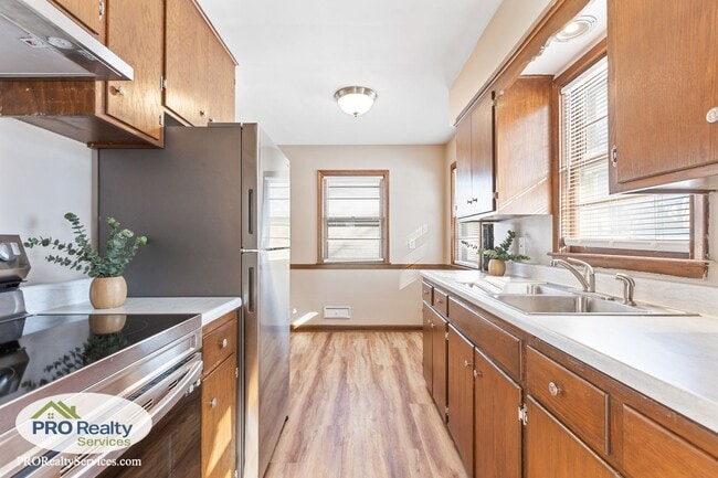 8700 W 35th St in Minneapolis, MN - Building Photo - Building Photo