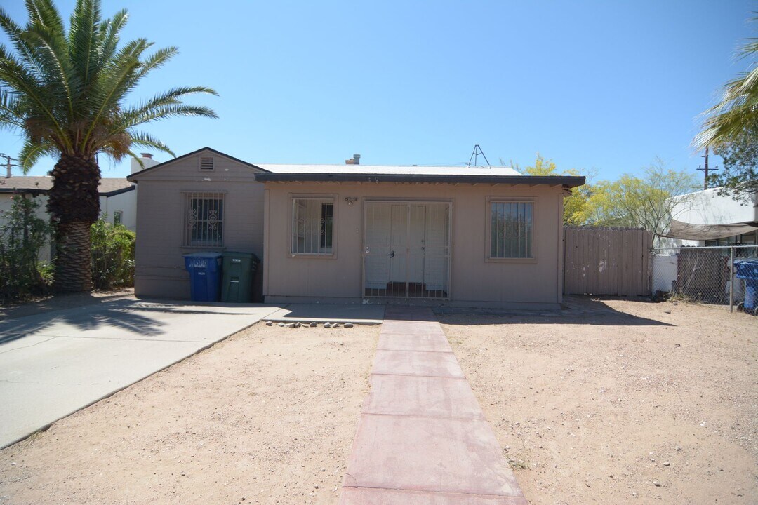 1810 E Water St in Tucson, AZ - Building Photo