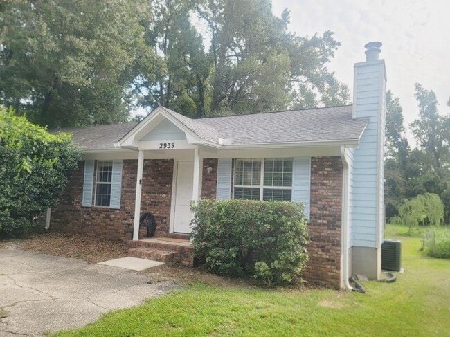 property at 2939 Par Ln