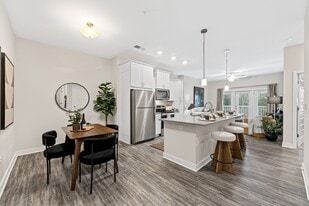 The Wentworth in Harrisonburg, VA - Building Photo