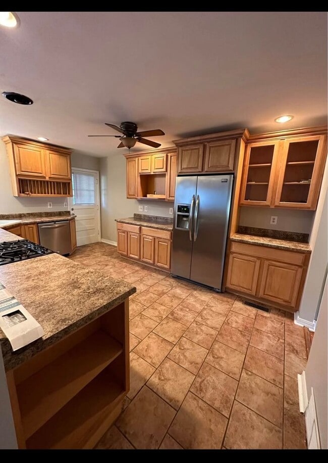 property at 102 S Illinois St