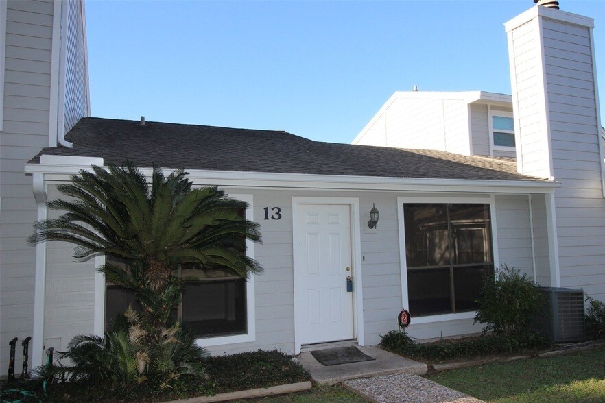 13 Hideaway Dr in Friendswood, TX - Foto de edificio