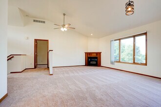 10 Redtail Ct in Coralville, IA - Building Photo - Building Photo