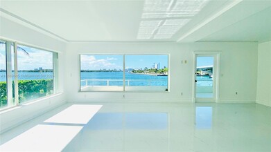 286 Bal Bay Dr in Bal Harbour, FL - Building Photo - Building Photo