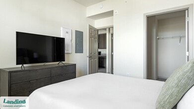 4985 Eastwood Greens St, Unit 12-208 in Ft. Myers, FL - Foto de edificio - Building Photo